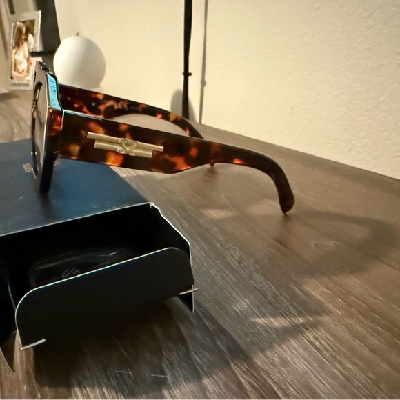 SOJOS Trendy Aviator Polarized Sunglasses - Picture 2 of 3